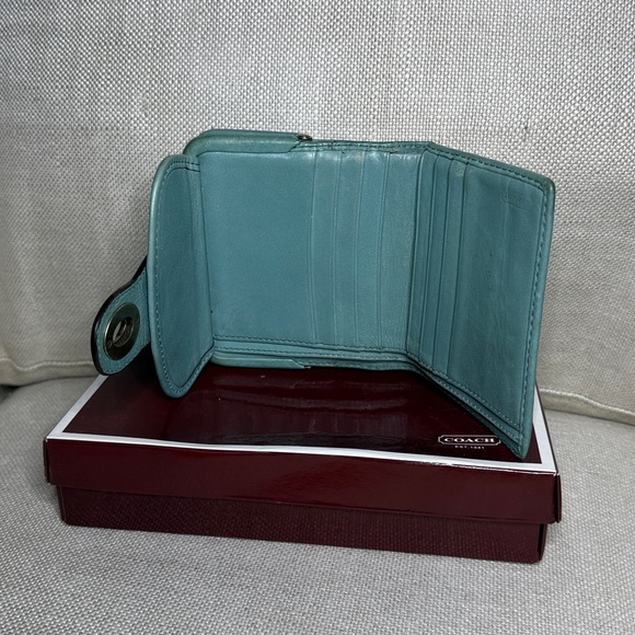 Coach Legacy Kisslock Vachetta Teal Leather Wallet - Picture 7 of 8